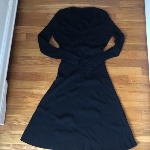 Ribbed V Neck Dress - Picture 5 of 8